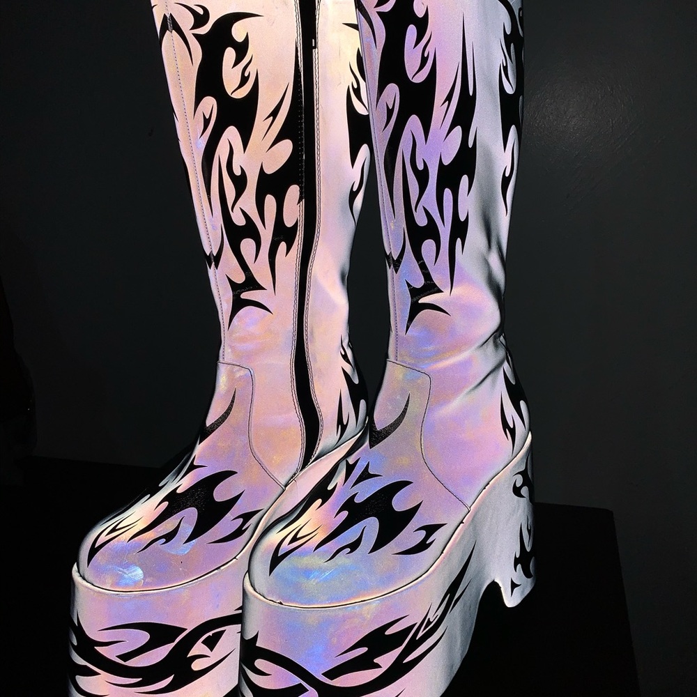 Sz10 Dolls Kill lighting boots reflective platform - Picture 5 of 16